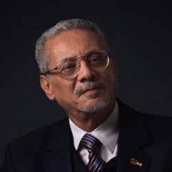 عمرو شريف
