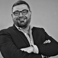 أحمد خيري العمري